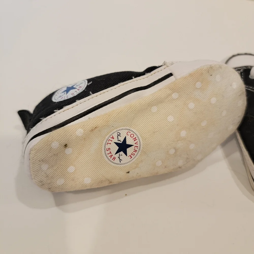 Converse one star Chuck Taylor black  baby cloth crib shoes for baby size 4